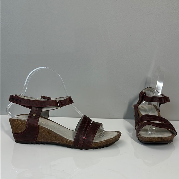 Merrell Shoes - Merrell Revalli Aura Strap Wedge Sandal in Deep Purple Size 8